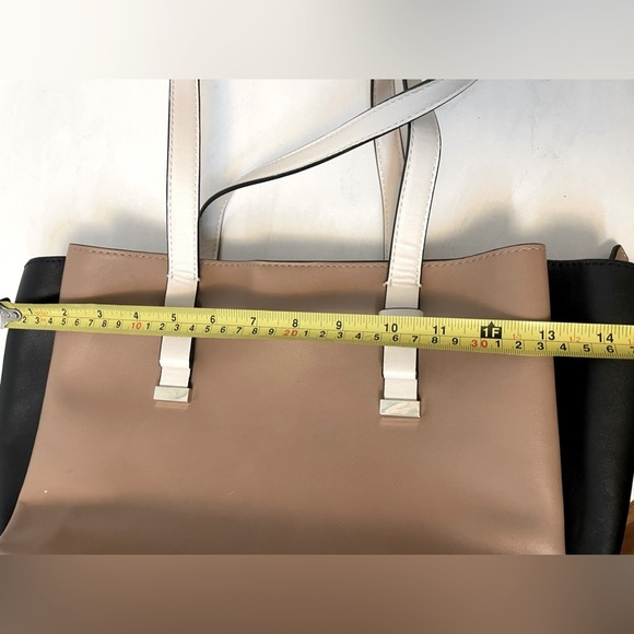 NATURALIZER Leather Tote Purse - Picture 15 of 16